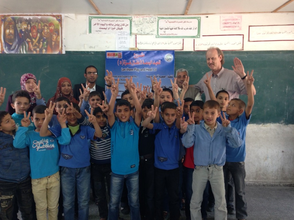 Children in Afaq Jadeedah's "Let the Children Play and Heal" Program